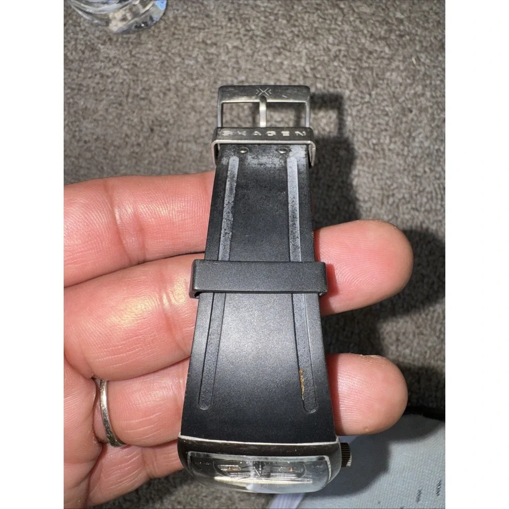 Skagen Denmark Men 390LTRM Titanium Case Silicon Band Hardened Quartz Watch‎